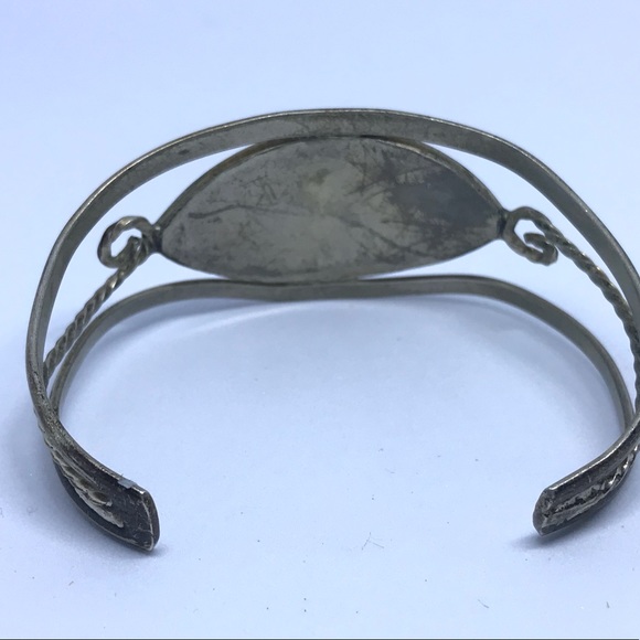 Simple Chic Rustic Cuff 🌼 - Picture 2 of 3